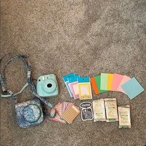 poloroid with case and supplies